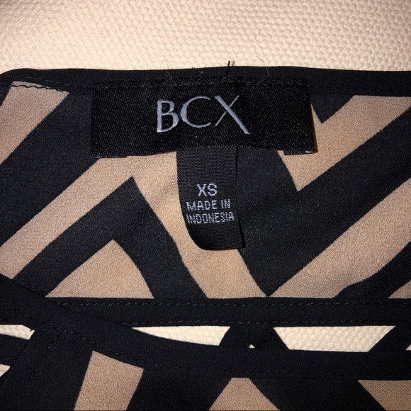 Black and Tan Flowy Tank - Picture 7 of 7